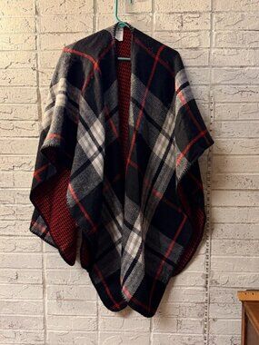 Woolrich Reversible Plaid Poncho Wrap One Size Plus Size Friendly Black Red Gray